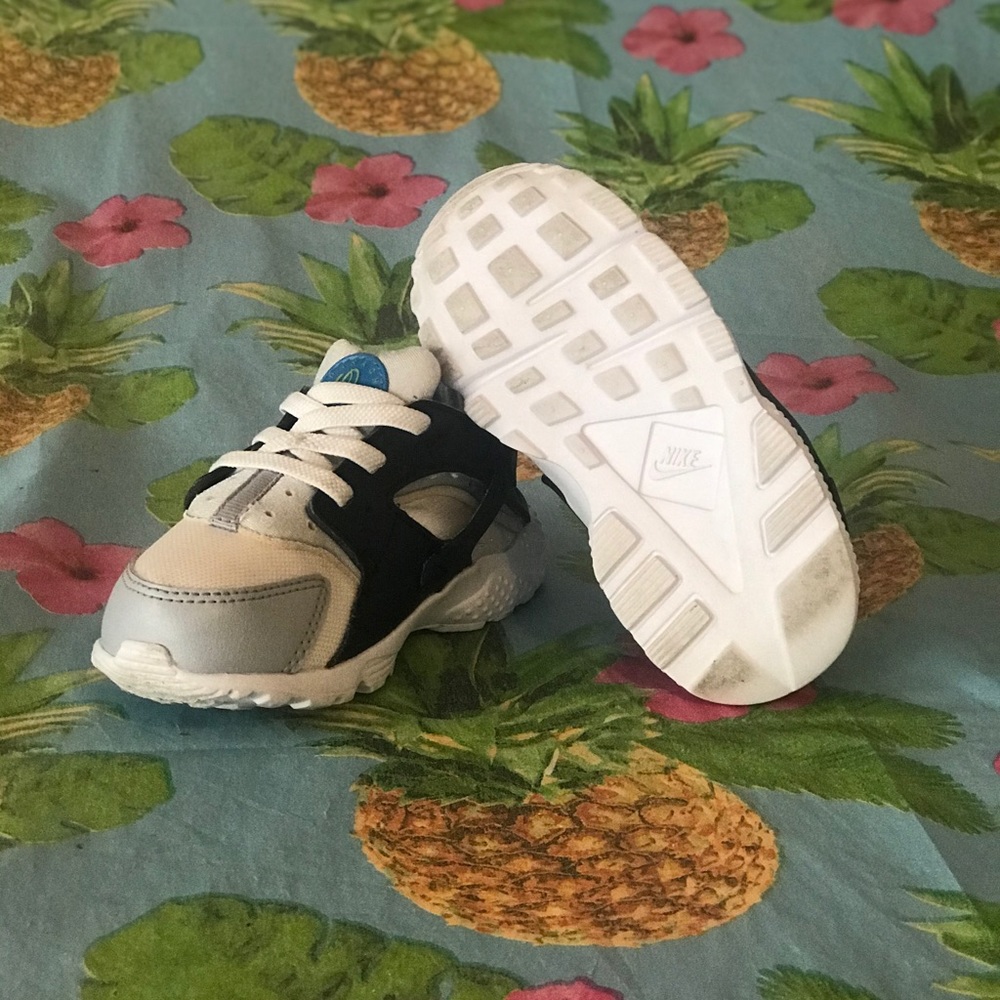 (SOLD) Nike Huarache Running Shoes Toddler Size 8